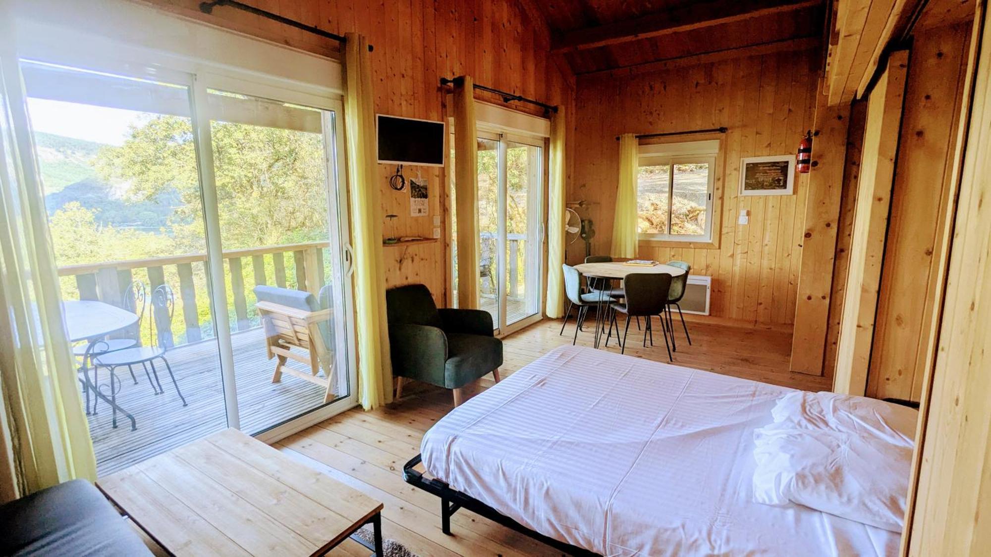 Cabanes et Lodges du Belvedere Serrieres-sur-Ain Extérieur photo