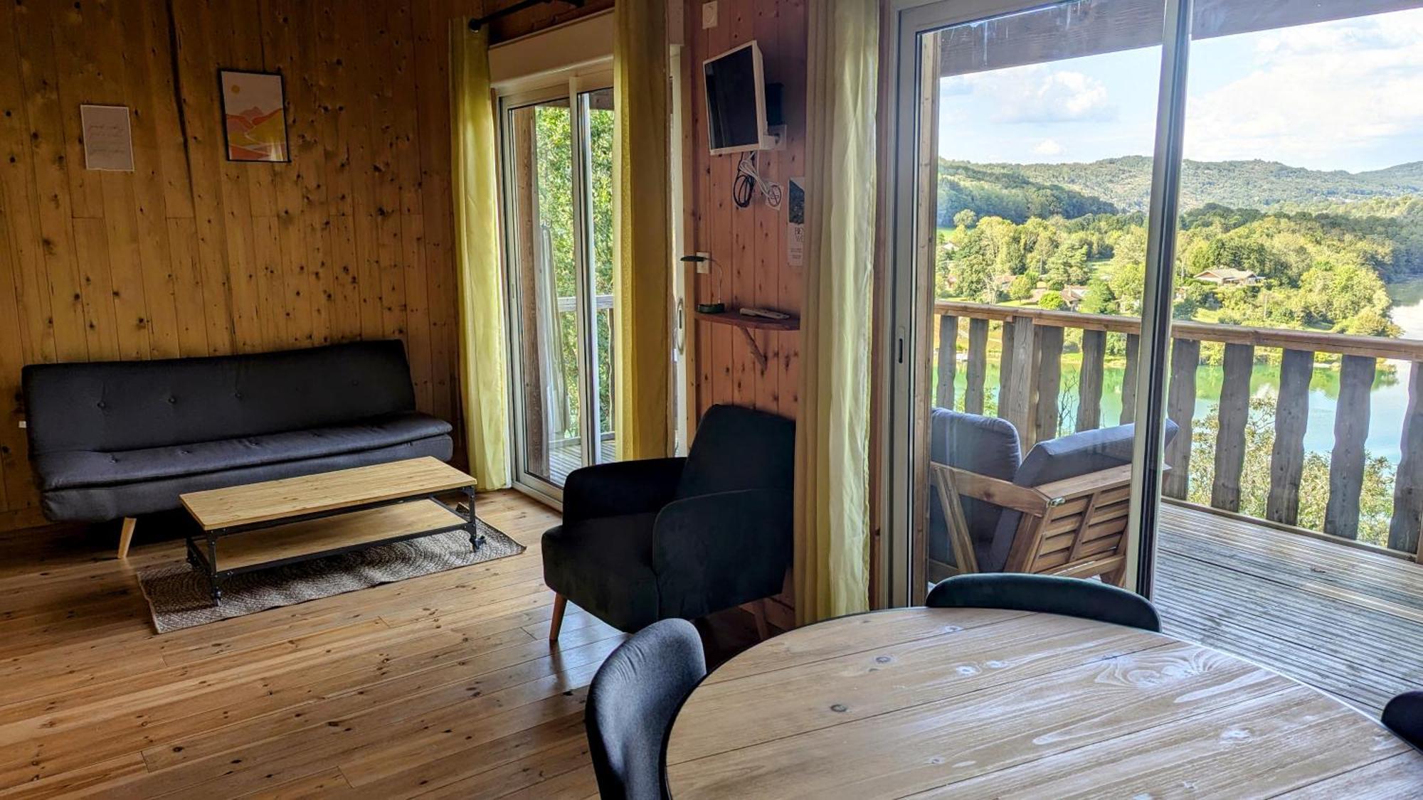 Cabanes et Lodges du Belvedere Serrieres-sur-Ain Extérieur photo