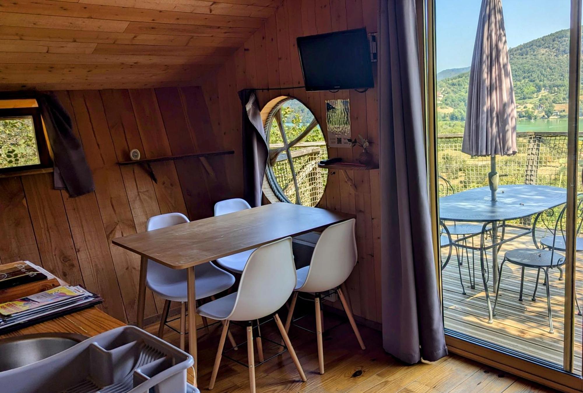Cabanes et Lodges du Belvedere Serrieres-sur-Ain Extérieur photo