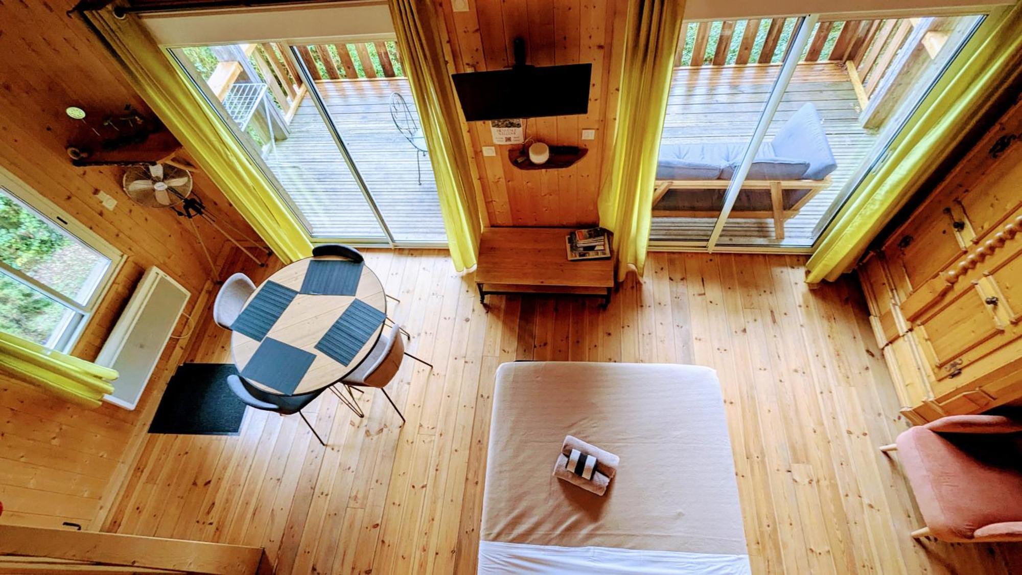 Cabanes et Lodges du Belvedere Serrieres-sur-Ain Extérieur photo