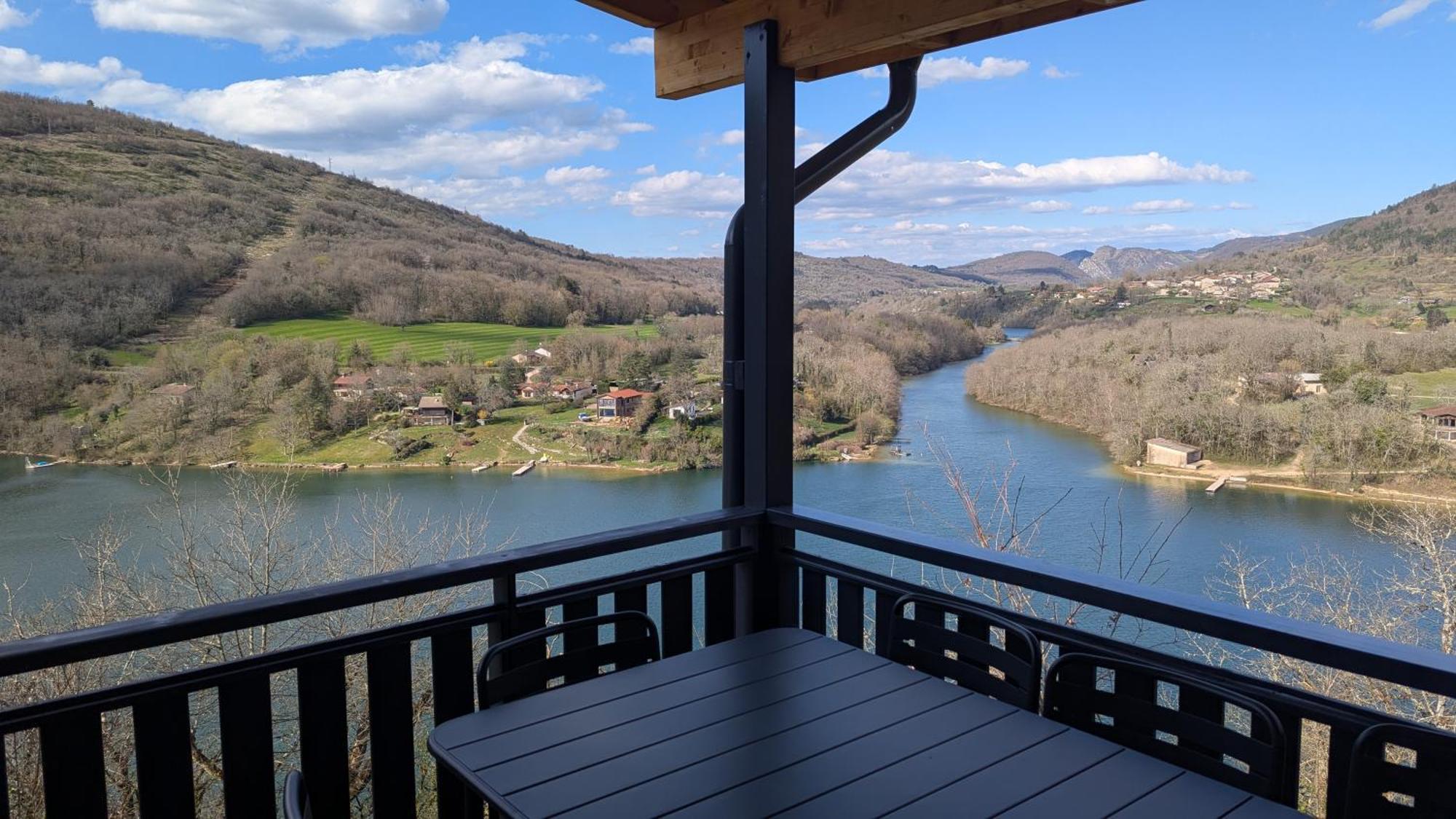 Cabanes et Lodges du Belvedere Serrieres-sur-Ain Extérieur photo