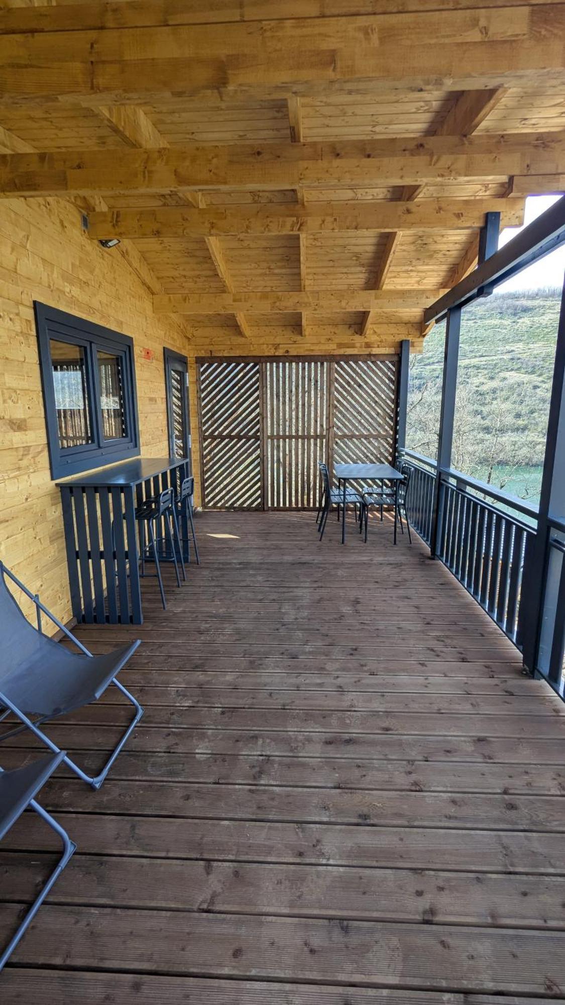 Cabanes et Lodges du Belvedere Serrieres-sur-Ain Extérieur photo