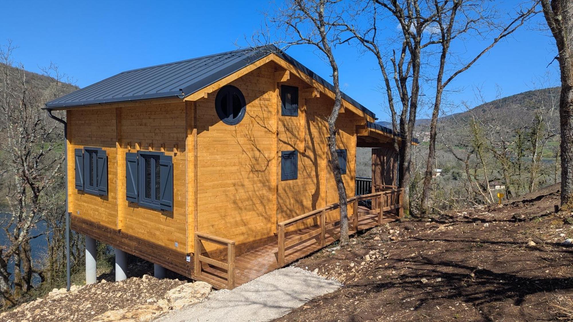 Cabanes et Lodges du Belvedere Serrieres-sur-Ain Extérieur photo