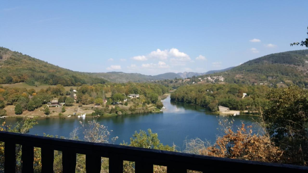 Cabanes et Lodges du Belvedere Serrieres-sur-Ain Extérieur photo